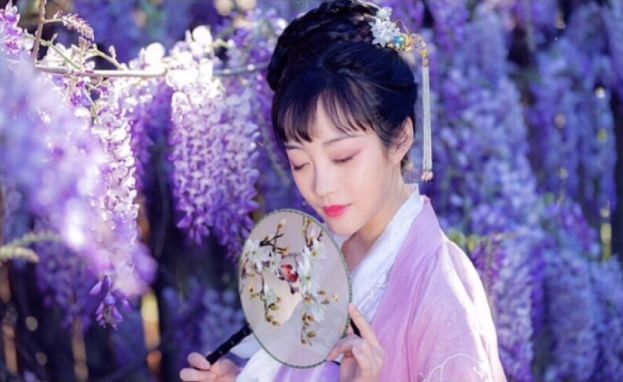 90后中国姑娘，在澳洲街美哭外媒