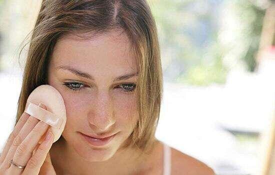 气垫粉的使用方法,没有遮瑕用气垫怎么画出精致妆容