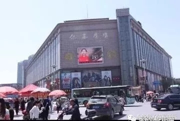 郑州哪里批发服装批发,武汉和郑州服装批发哪里拿货便宜