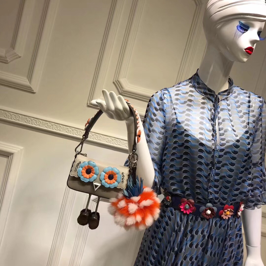 撞包不可怕!为你找到了今年夏天最出彩的包包赢过无数大牌