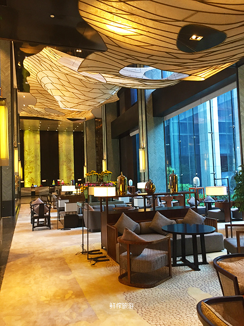 体验无锡华邑：这家酒店的面不一样，用澡盆上的小龙虾还管够