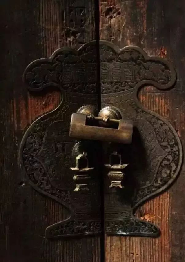 从前的锁古朴图片,庄严古朴的中国锁