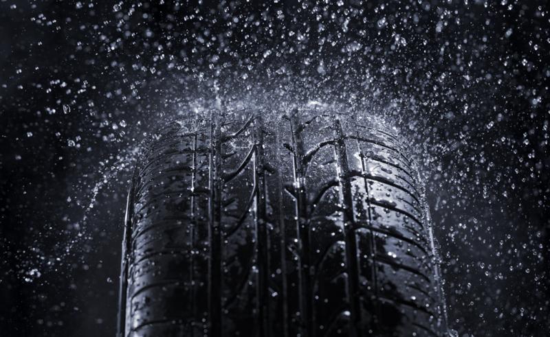 汽车轮胎换什么品牌的耐用一点,换原装轮胎好还是不同品牌好