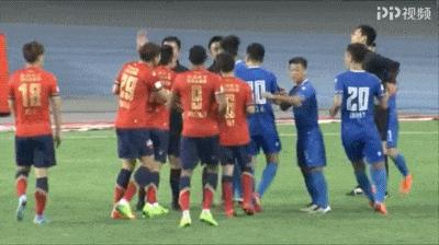 中甲裁判判罚引冲突后续,中甲不满裁判判罚集体离场