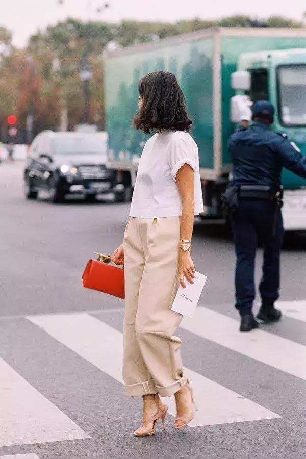 宽松t恤配阔腿裤慵懒,想要腿变长