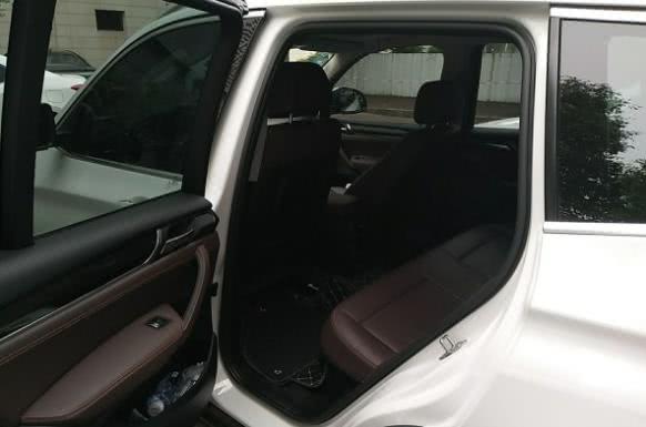 45万买奔驰e300后再开宝马五系,宝马x3买车不到一年降价5万