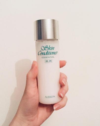 去闭口用神仙水还是极光水,奥尔滨和紫苏水哪个治闭口粉刺好