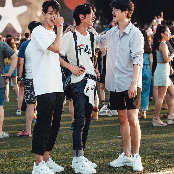 公认最好穿的10款球鞋,五款实用又便宜还好看的球鞋