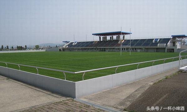 难以想象，日本第三级别联赛球场如此之漂亮！