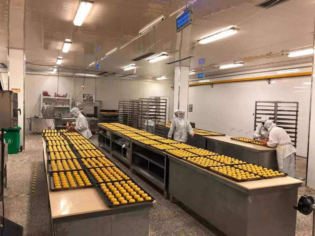 582位挑剔吃货盖章认证的一颗蛋黄酥,不红没天理,一上市便引爆了美食圈!