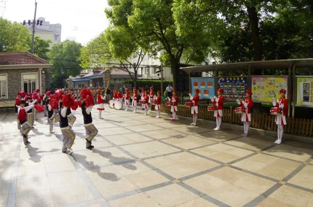 阳光下的成长艺术节,春天里歌唱活动