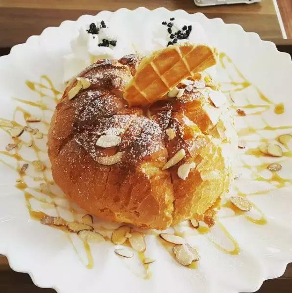 为喜欢自拍的小仙女打造的咖啡店！据说90%的韩国妹子都去打过卡