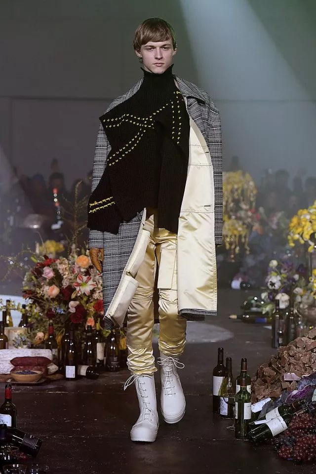 UNICOOL｜机能风逝去后，高级街头还能流行什么？