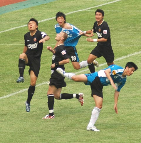 03年大连足球成绩,大连足球实德0比2鲁能