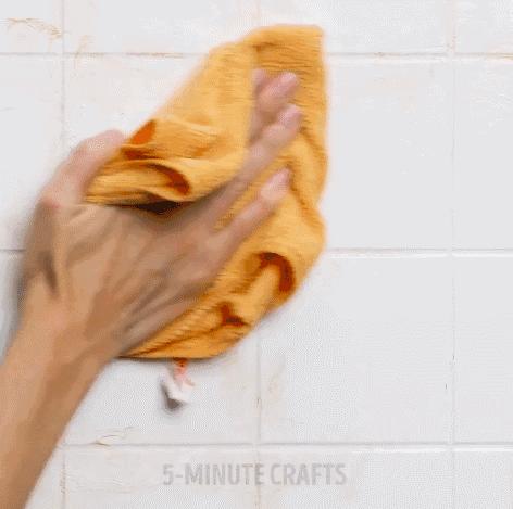 墙面脏一块擦不干净了,墙面很脏用什么刷白