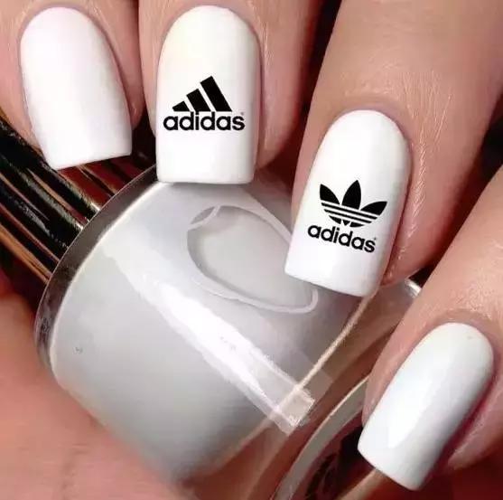 你知道钱买不起什么奢侈品吗,适合做美甲的包包