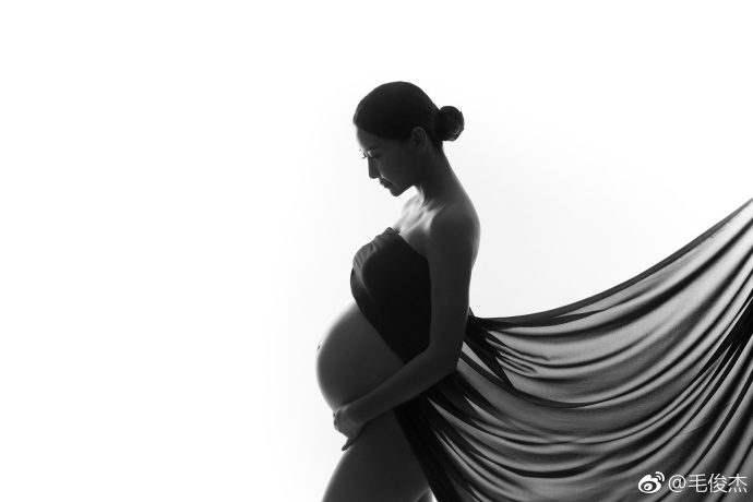 毛俊杰秀身材,毛俊杰身材傲娇美到让人心跳