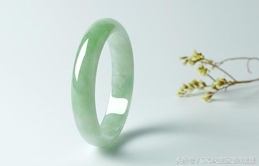 戴翡翠手镯，还有这么些讲究，真是不可不知！