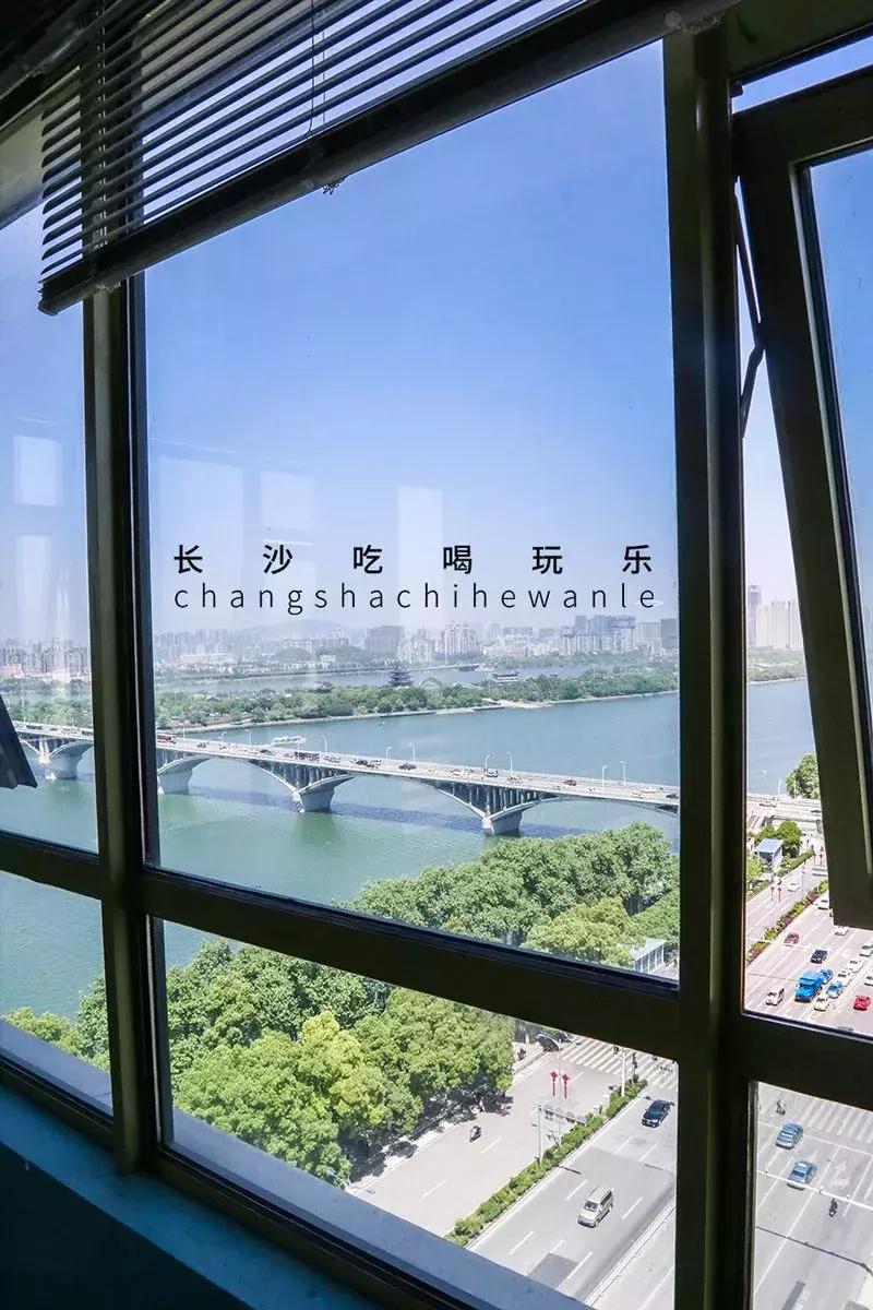 20分钟剪完一个男发算久吗,剪一个男发十五分钟