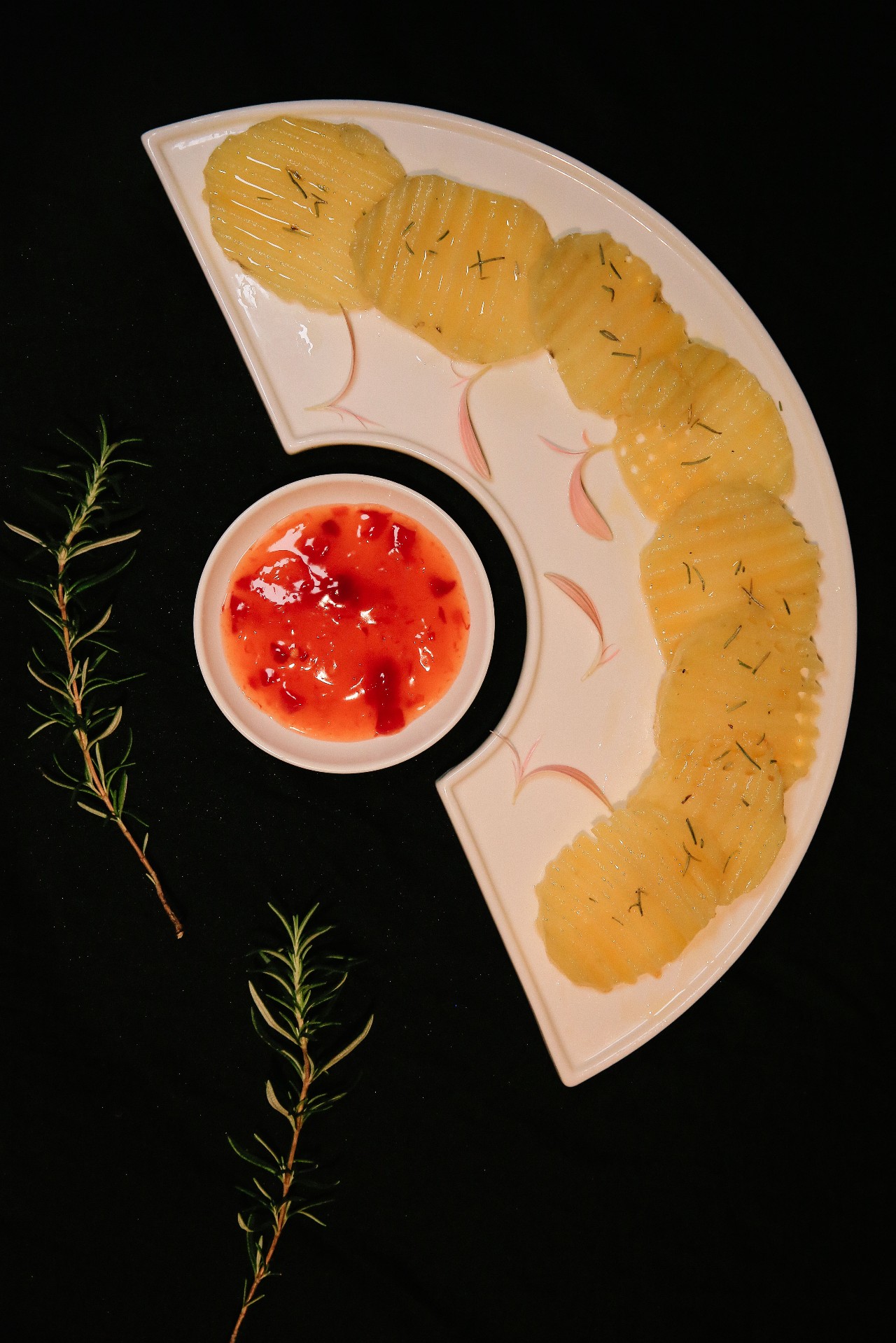 高管放弃高薪，研发出100多道新菜，取材就在店门口的小花园！