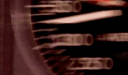 川航机长首次露面，亲述“空中浩劫”惊魂经历：副机长半个身子被吸出窗外、温度骤降外加强风力袭击……