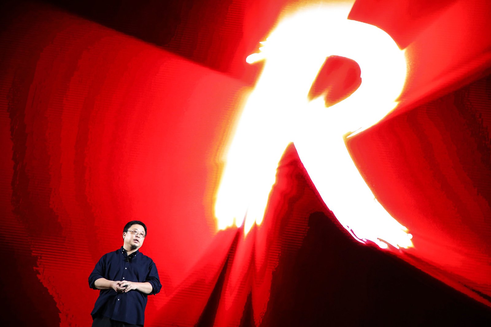 罗永浩推荐的扩展显示器,罗永浩定义未来十年的个人电脑