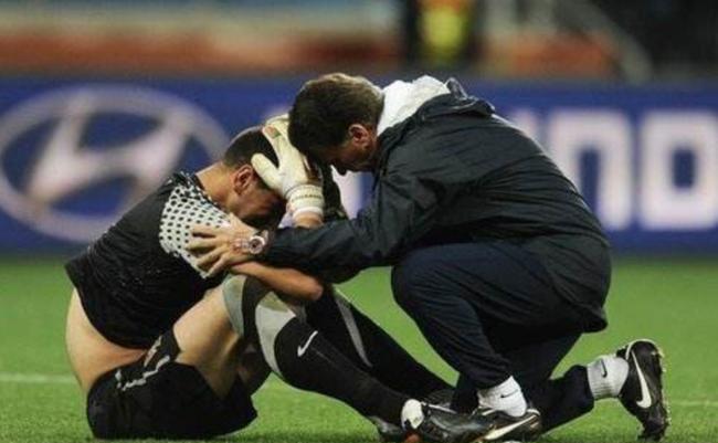 世界杯阿根廷球员泪流满面,世界杯阿根廷队迪马利亚落泪