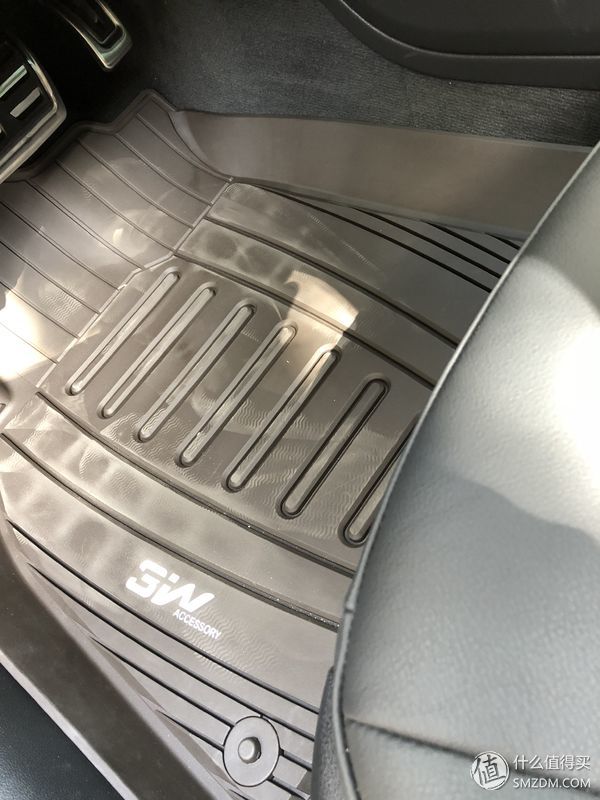 如何选择适合汽车脚垫的最新材料,选哪种颜色汽车脚垫好看