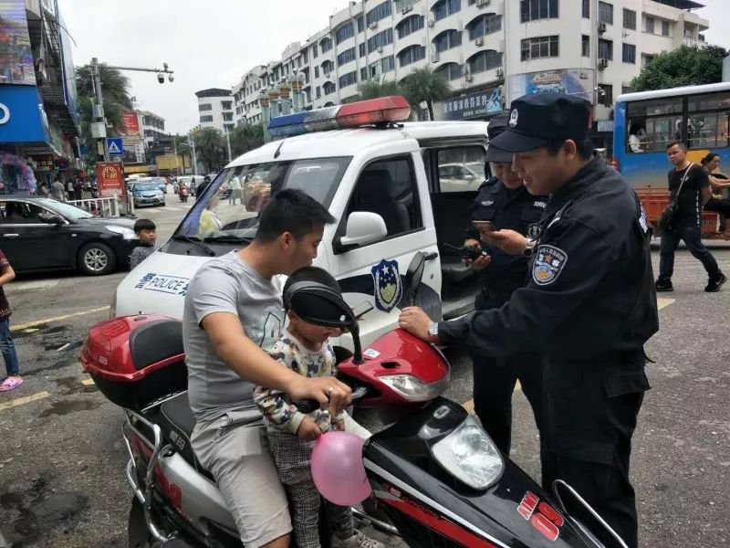 骑警高清图,骑警实拍