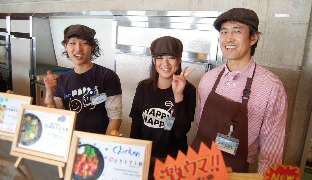 只因建了个美食微信群,这几个中国留学生就被遣返回国了?