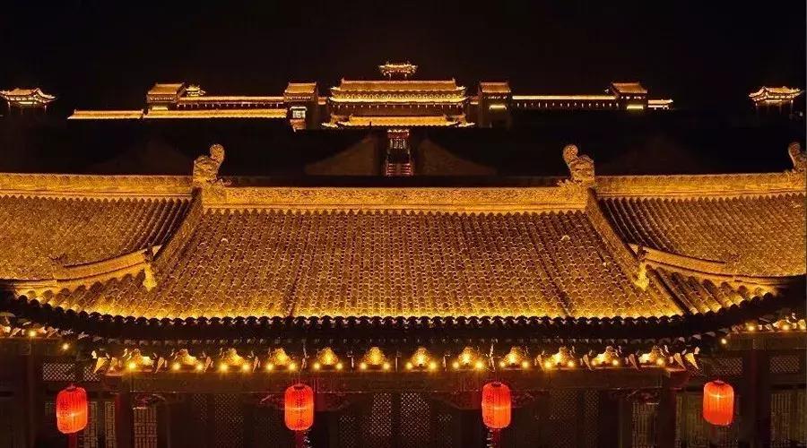 宕囧畞鍙ゅ牎澶滄櫙,宕囧畞鍙ゅ牎