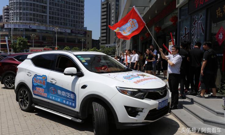 这智能联网SUV不到15万，配10寸屏幕，送3年流量，还买荣威RX5？