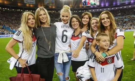 谈资赵露思,谈资射箭