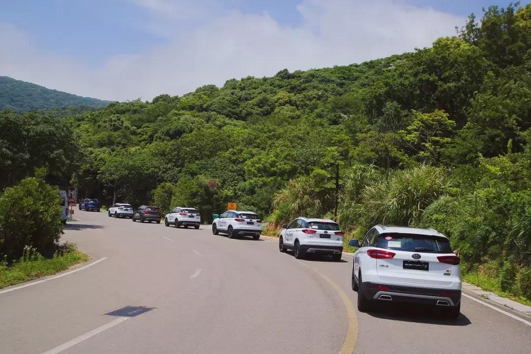 一汽奔腾r9试驾视频,一汽奔腾r9介绍