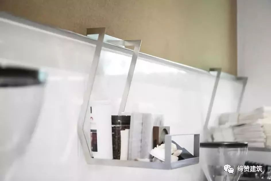 「佳作鉴赏」21Cake首家线*体下**验店-上海复兴SOHO店