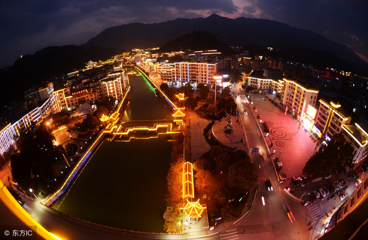 在小县城开私人影院需要哪些设备,县城开一家影院