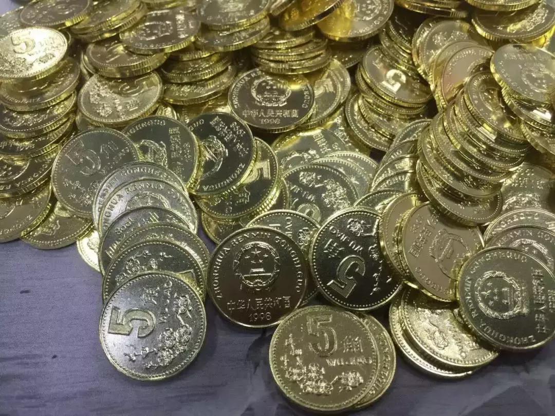 他分拣硬币月入两万？这事绝对靠谱，还帮了银行大忙