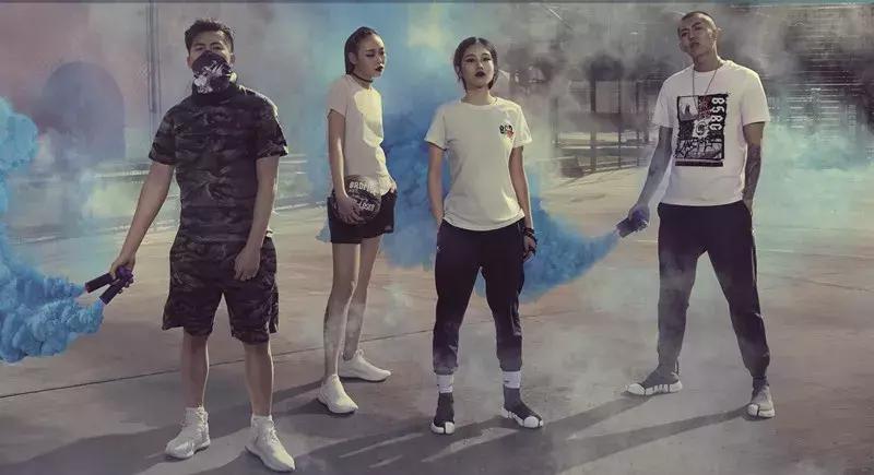 以后装逼就说我穿李宁的时候，你还在穿阿迪耐克