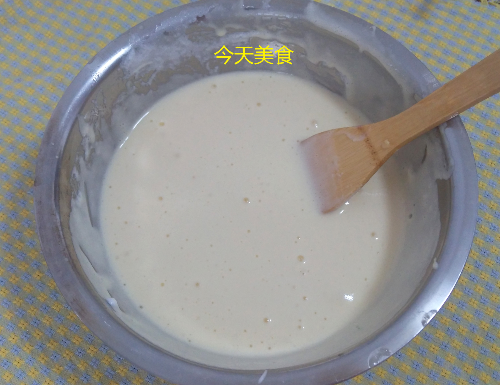 这有详细图文介绍，学一学怎么做蛋糕，就不会被戚风给“气疯”了