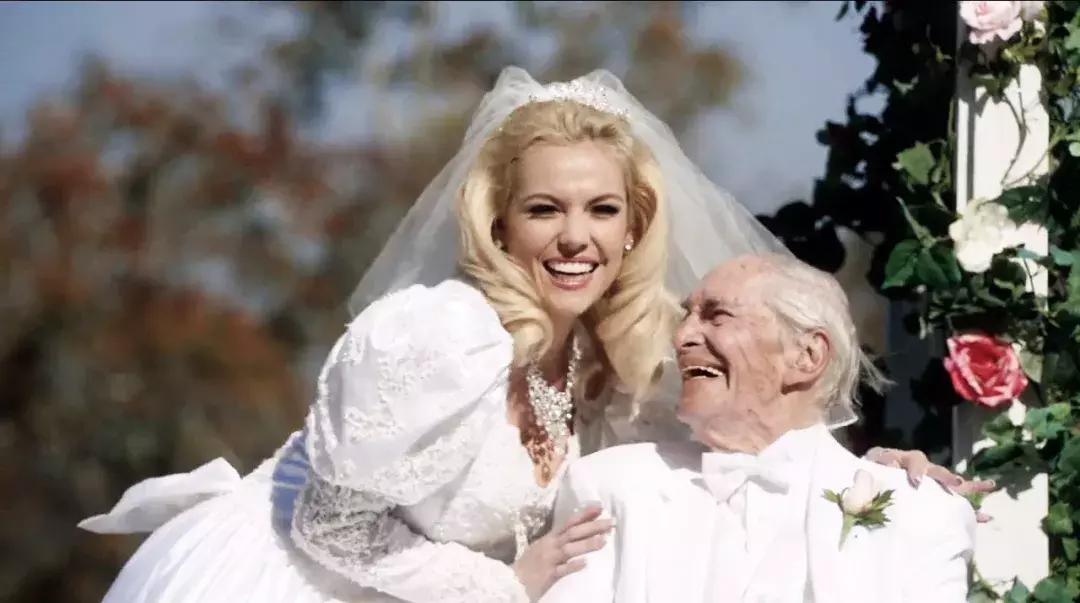 绝色*物尤**：安娜