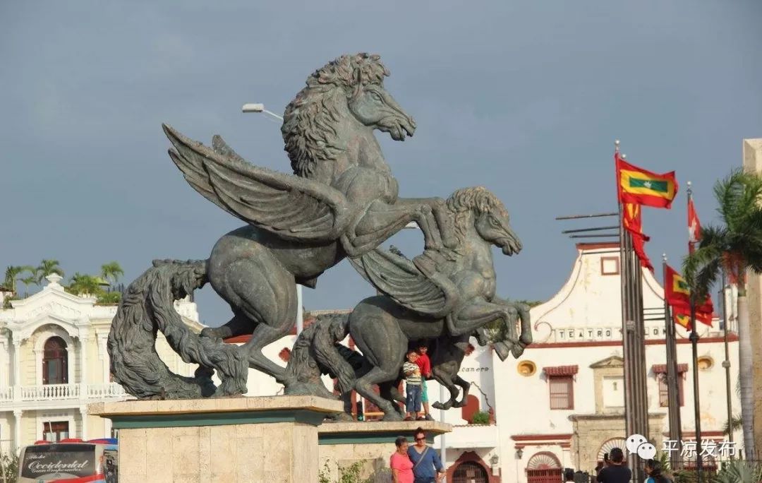 马踏飞燕又称为马超龙雀,马踏飞燕为什么后来改成马超龙雀