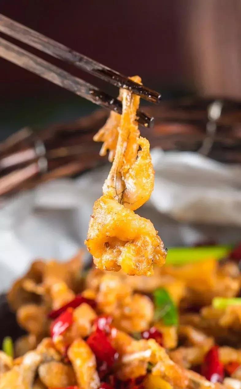 蛙哥被粉丝吊打的视频,网红蛙哥被打