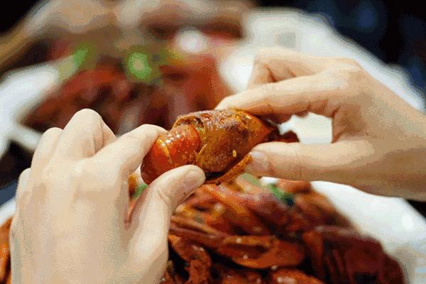 刘建宏三味聊斋谈梅西,三味聊斋刘建宏谈c罗