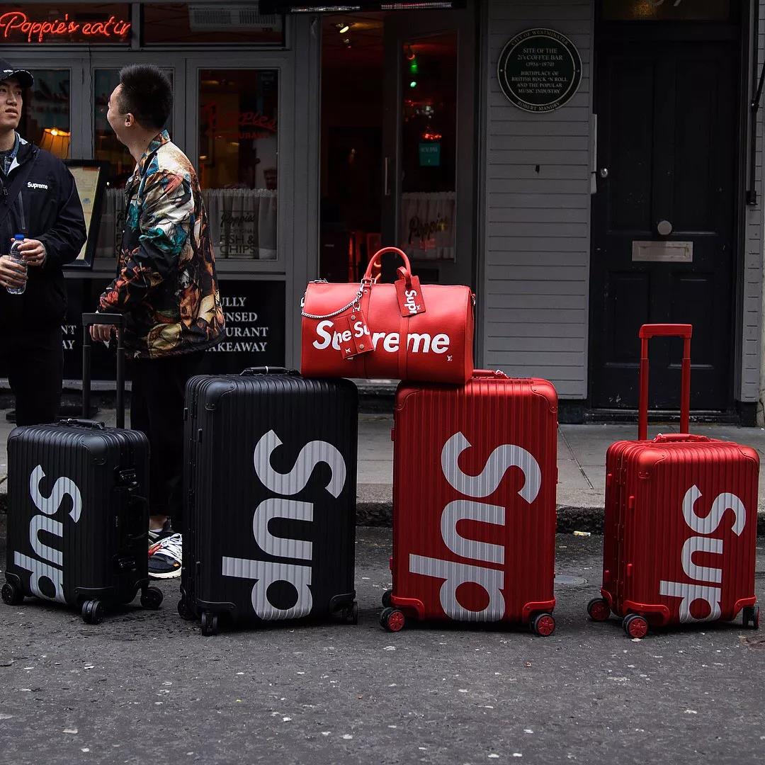 logo衣服好看吗,衣服logo显眼还是不显眼