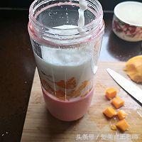 初夏奶昔的制作方法,初夏自制一杯手打奶昔