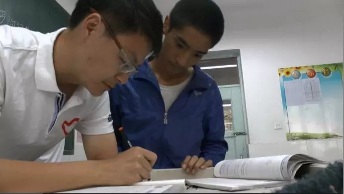 1268名大学生志愿者,20所高校志愿者