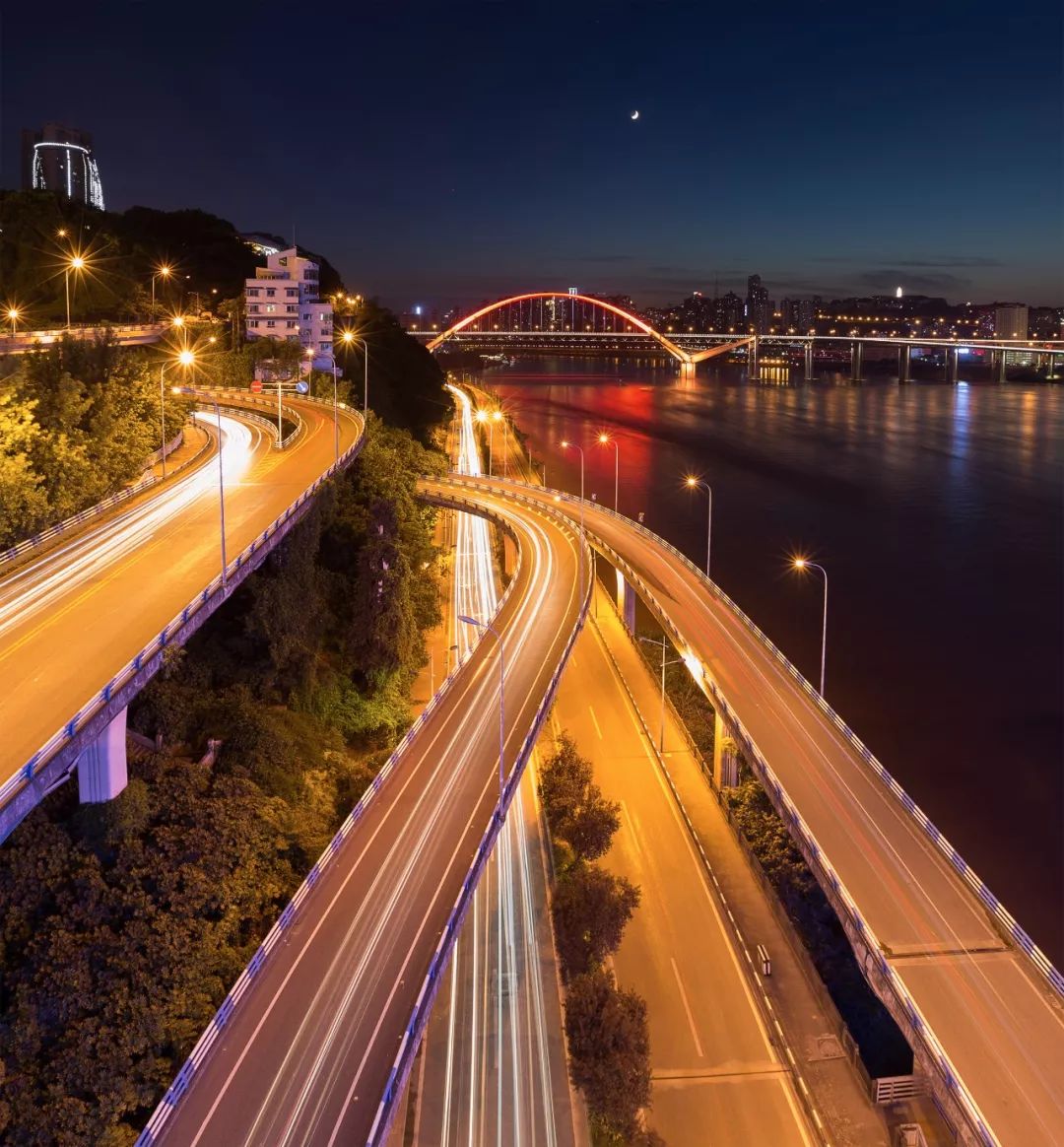 重庆夜景真的比香港好看吗,重庆夜景为什么比香港还繁华