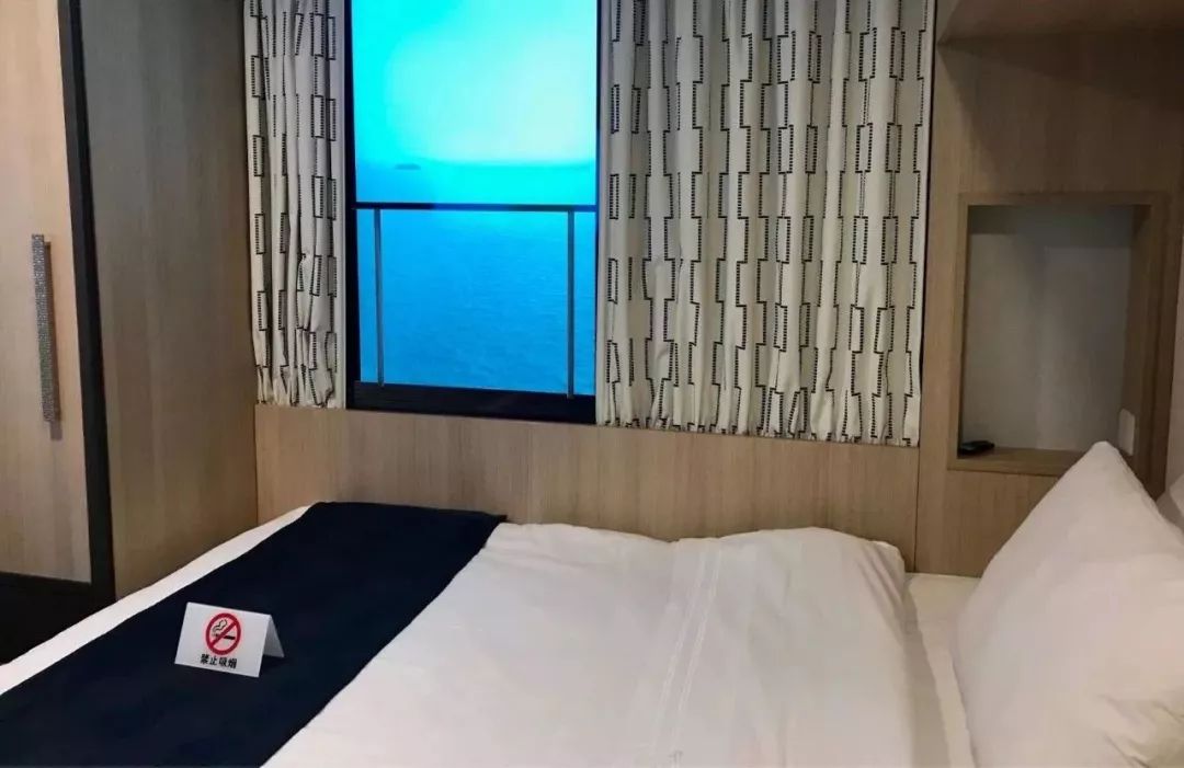 海洋量子号邮轮参观,海洋量子号邮轮航行航拍视频