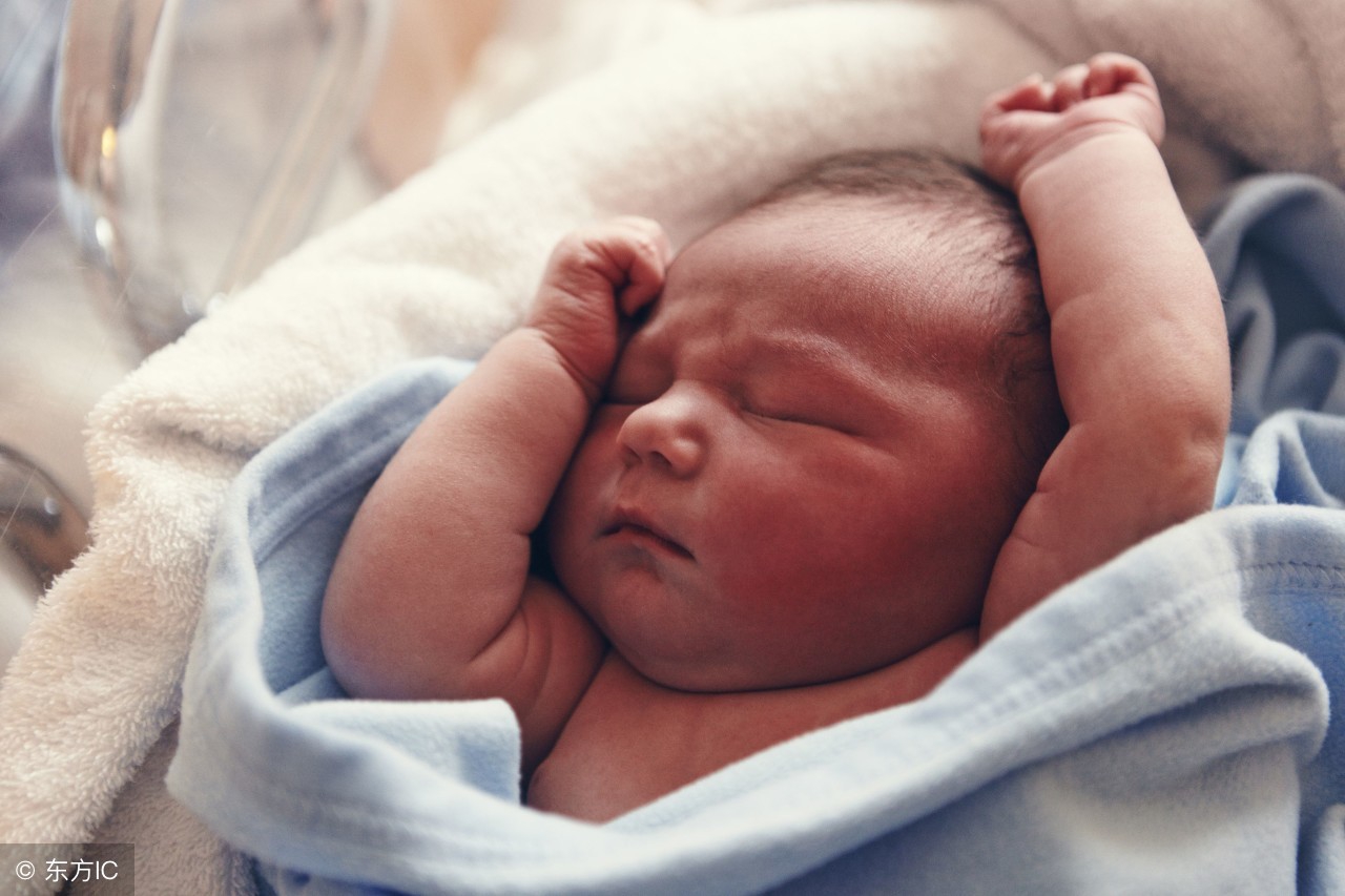 女婴白带灰色,新生女婴外阴白带怎么处理