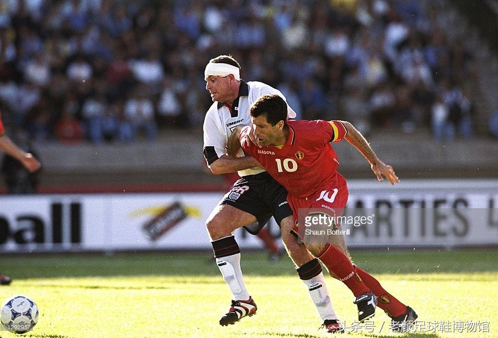 02年世界杯足球鞋回顾,世界杯最火前十的足球鞋